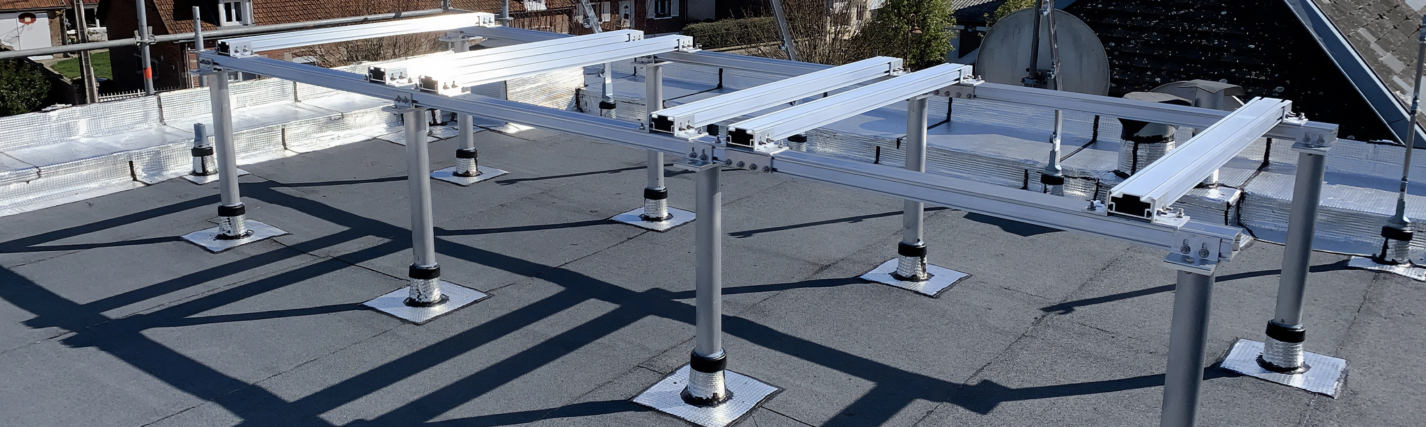 Sherpal F : structures supports à fixation mécanique pour équipements techniques en toiture-terrasse